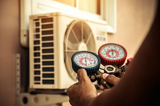 Professional Hvac technician working in Sylacauga, AL